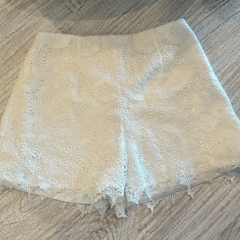 Theia lined lace shorts